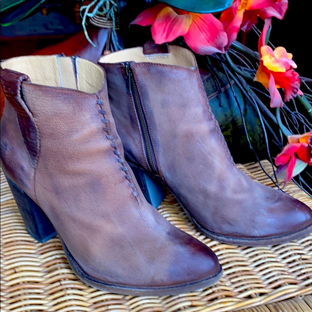 Frye Booties Distressed Leather, Whip Stitching